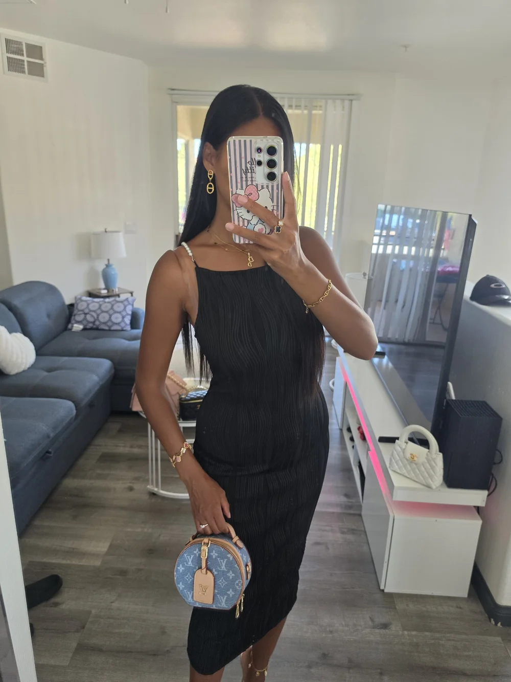 Sleek Black Midi Bodycon Dress - Picture 4 of 17